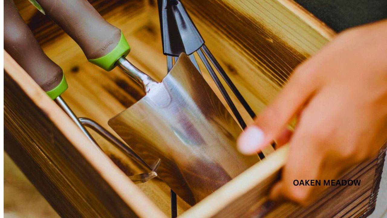 how to maintain garden tools properly